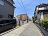 外観：前面道路含む外観