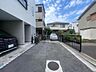 外観：前面道路含む現地写真 