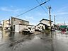 外観：前面道路含む現地写真 