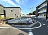 外観：前面道路含む外観