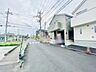 外観：前面道路含む現地写真 