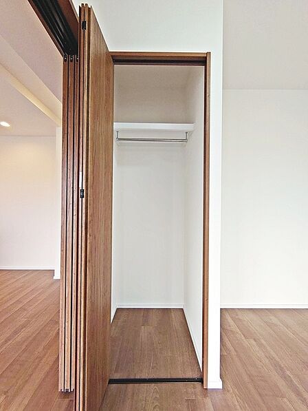 部屋ごとに設けた収納は、住みやすさへのこだわり。
