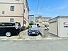 外観：前面道路含む現地写真 