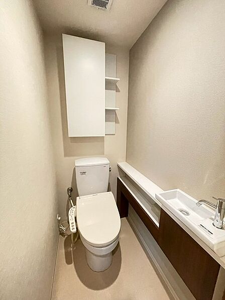 清潔好きには欠かせないウォシュレット機能付き。