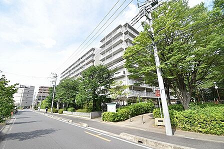 現地外観。【戸田駅】徒歩10分、利便性に優れる立地です。