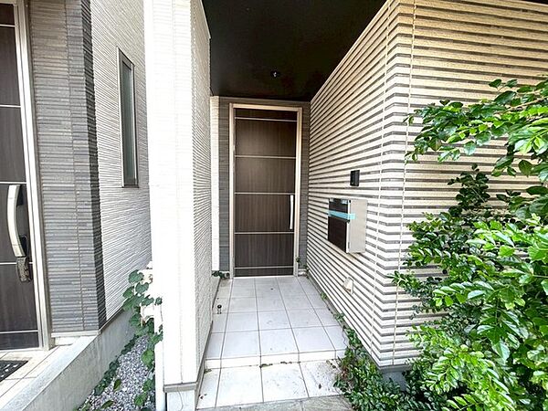 玄関を拡大表示