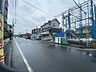 外観：前面道路含む現地写真 