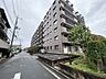 外観：前面道路含む現地写真 
