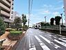 外観：前面道路含む現地写真 
