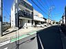 外観：前面道路含む現地外観