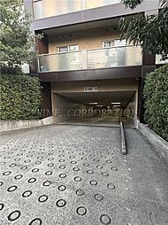 24 / 27
