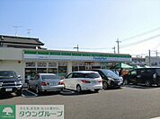 ファミリーマート 250m