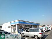 ローソン 徒歩7分。コンビニ 520m