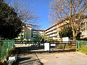 旭町小学校 330m