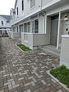 整備された玄関前通路