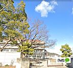 小学校「足利市立けやき小学校まで756m」