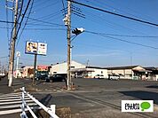 コンビニ「セブンイレブン足利工大高校通り店まで851m」