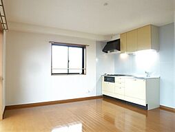 グリーングラスN 318 3階1LDKのリビング/ダイニング