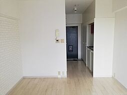 キューブ北武庫之荘2 3階ワンルームのリビング/ダイニング