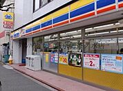 ミニストップ神田神保町1丁目店 徒歩3分。コンビニ 180m