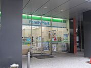 ファミリーマート 200m