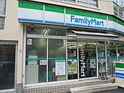 ファミリーマート 181m