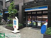 ローソン小石川1丁目店 徒歩9分。コンビニ 690m