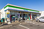 ファミリーマート 所沢小手指南店 225m