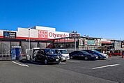 Olympicエフワン 徒歩17分。 1360m