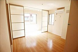 シンフォニー 2階1LDKのリビング/ダイニング