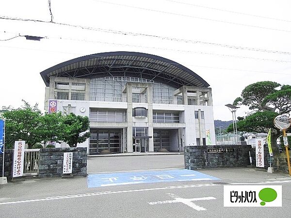 画像24:高校「徳島県立鳴門高校まで1927m」
