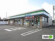コンビニ「ファミリーマート鳴門スポーツパーク店まで1051m」