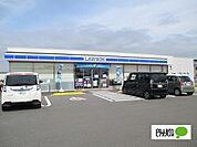 コンビニ「ローソン徳島平石流通団地店まで407m」
