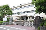 春日市立春日原小学校（642m）