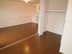 グリーンヴィラ 205 2階2LDKの室内