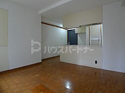 メゾン・ドゥ・ソレイユ 2階ワンルームのリビング/ダイニング