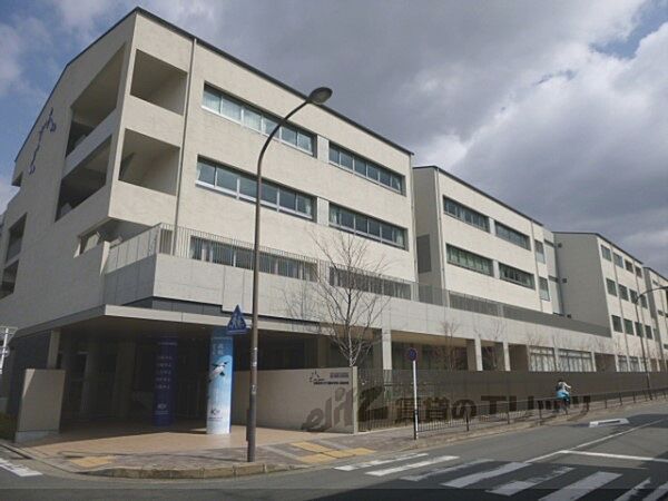 画像21:京都産業大学附属高校まで2100メートル
