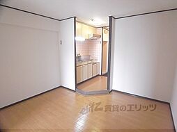 京阪本線 伏見桃山駅 徒歩13分の賃貸マンション 4階1DKのリビング/ダイニング