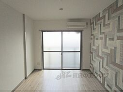 京阪本線 丹波橋駅 徒歩12分の賃貸マンション 4階ワンルームのリビング/ダイニング