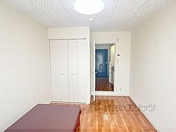 京都市営烏丸線 北大路駅 バス17分 原谷口下車 徒歩1分の賃貸マンション 4階1Kのリビング/ダイニング