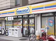 ミニストップ　嵐山駅前店まで220メートル