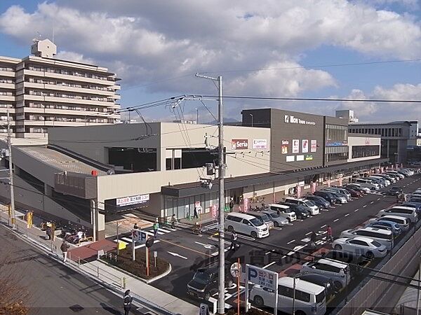 画像18:万代　五条西小路店まで700メートル