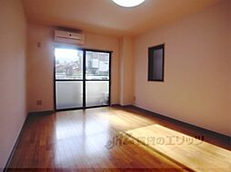 メゾン近松 101 1階1Kのリビング/ダイニング