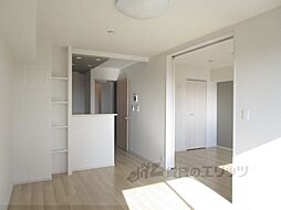 JR東海道・山陽本線 長岡京駅 3.2kmの賃貸アパート 3階2LDKのリビング/ダイニング