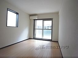 グロリアス深草 101 1階1Kのリビング/ダイニング