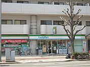 ファミリーマート　堀川中立売店まで220メートル