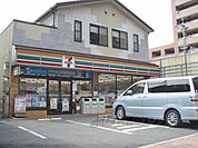 セブンイレブン　西大路松原店まで310メートル