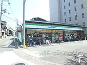 ファミリーマート　堀川綾小路店まで200メートル