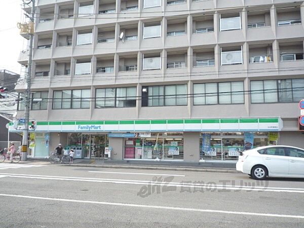 画像23:ファミリーマート　丸太町猪熊店まで220メートル