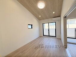 京都市営烏丸線 北大路駅 バス18分 大宮総門口町下車 徒歩5分の賃貸マンション 1階1DKのリビング/ダイニング